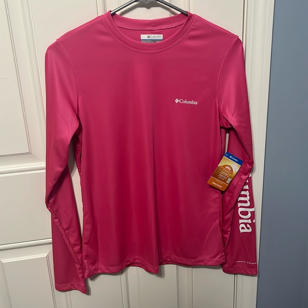 COLUMBIA BREATHABLE TOP - BRAND NEW